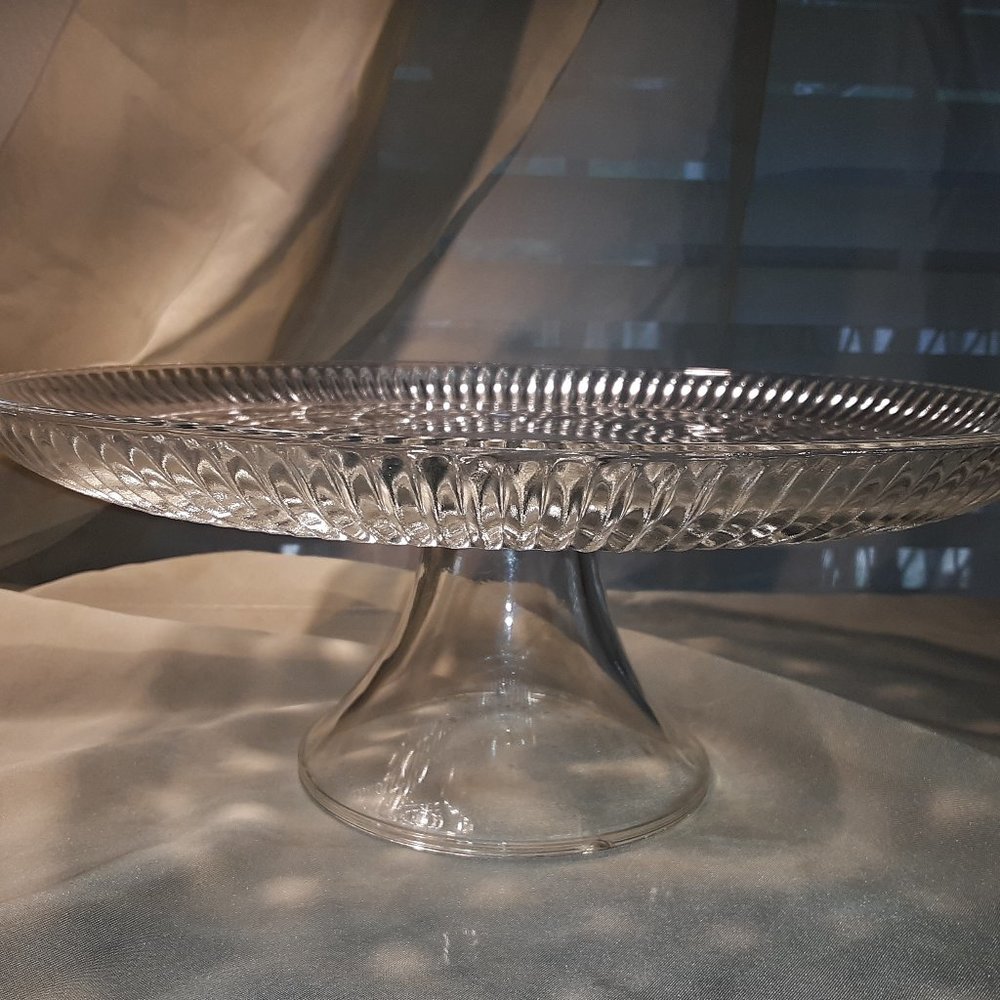 Vintage Windsor Federal Button & Cane Cake Stand